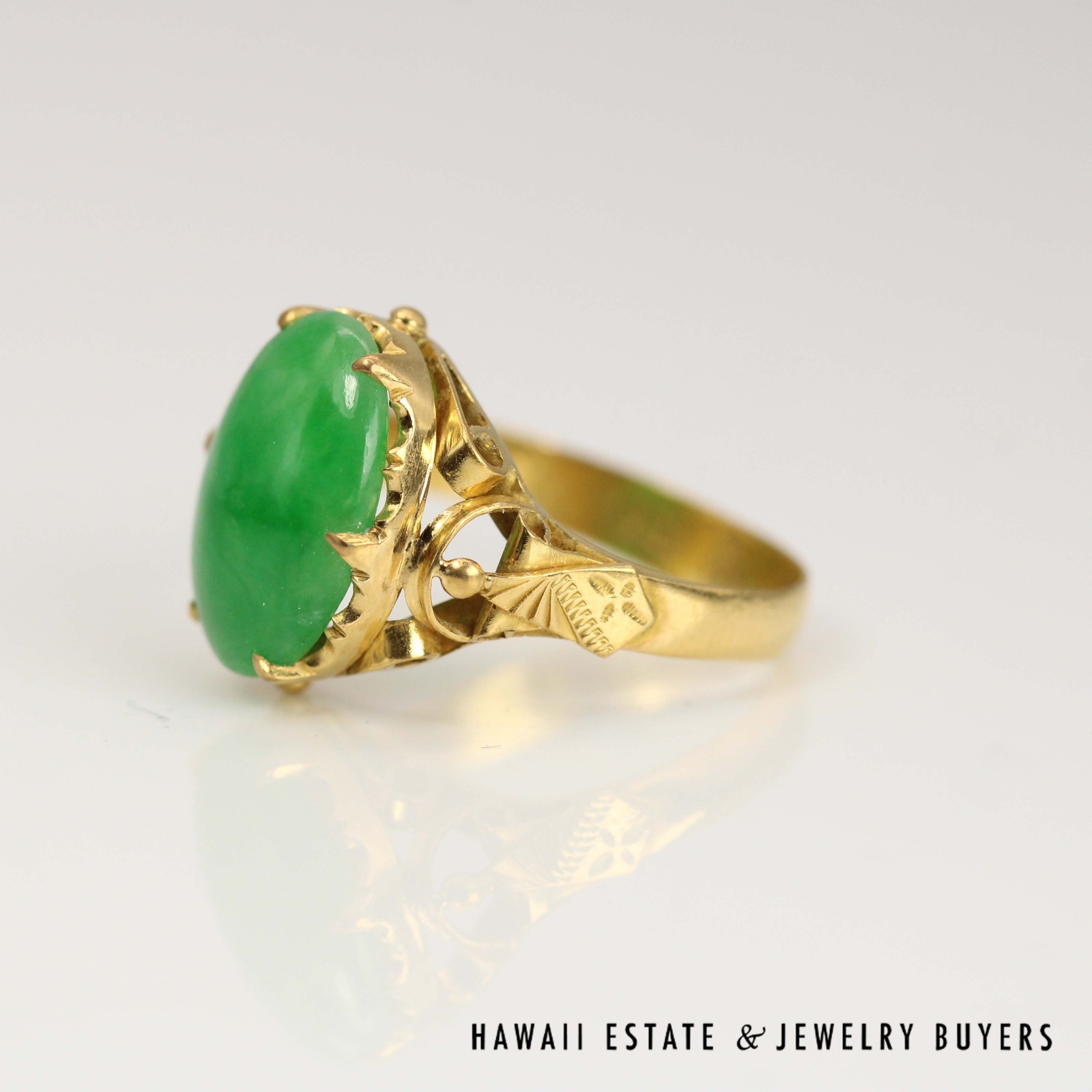 GIA Type A Green Jade Oval Ring 20k Yellow Gold 10x14mm Size 7 - Image 4