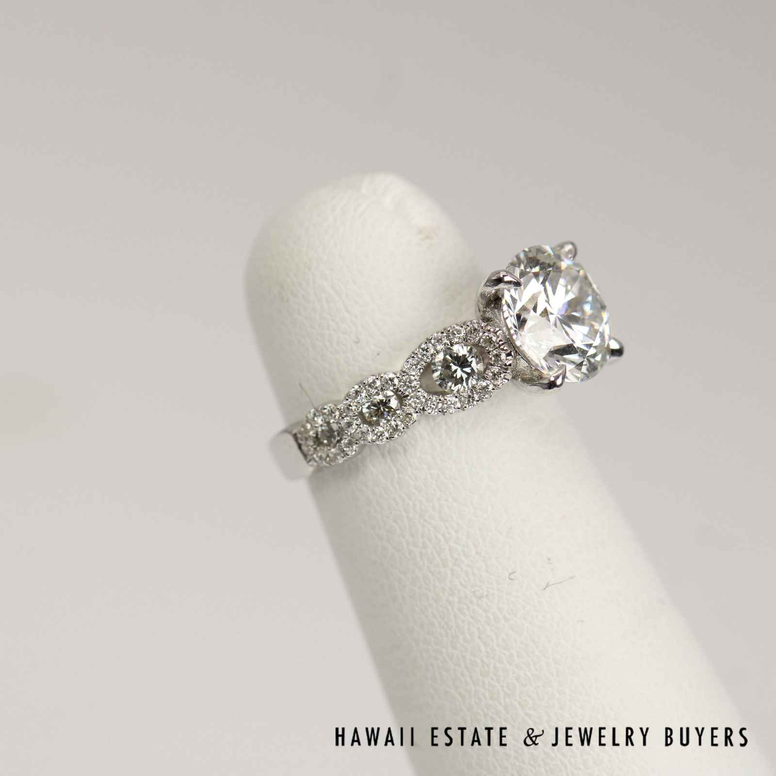 2.07ct Lab-Grown Diamond 0.65ctw Diamond 18k White Gold Engagement Ring Size 3.5 - Image 6