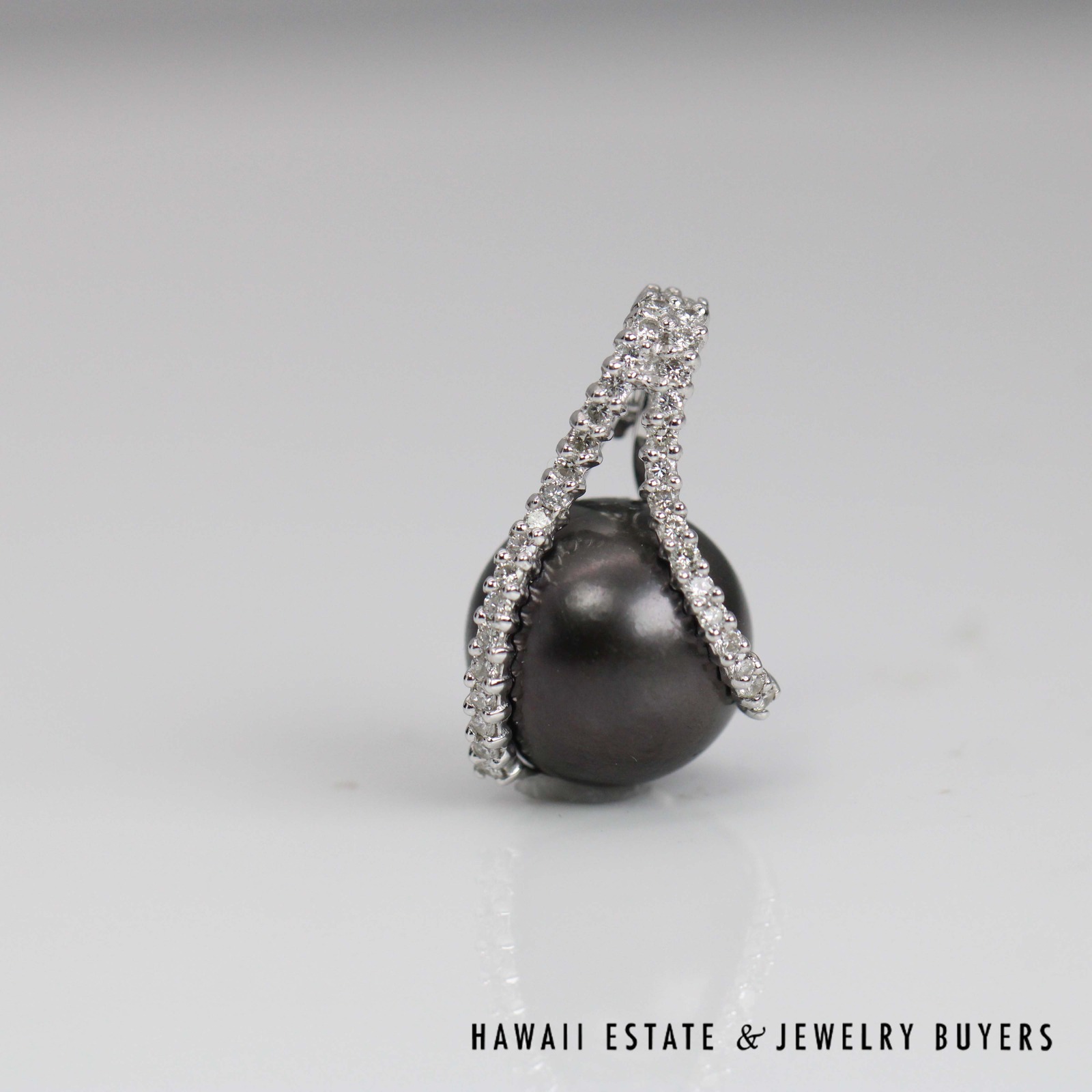 13mm Tahitian Pearl With 0.33ctw Diamond 18K White Gold Pendant - Image 4