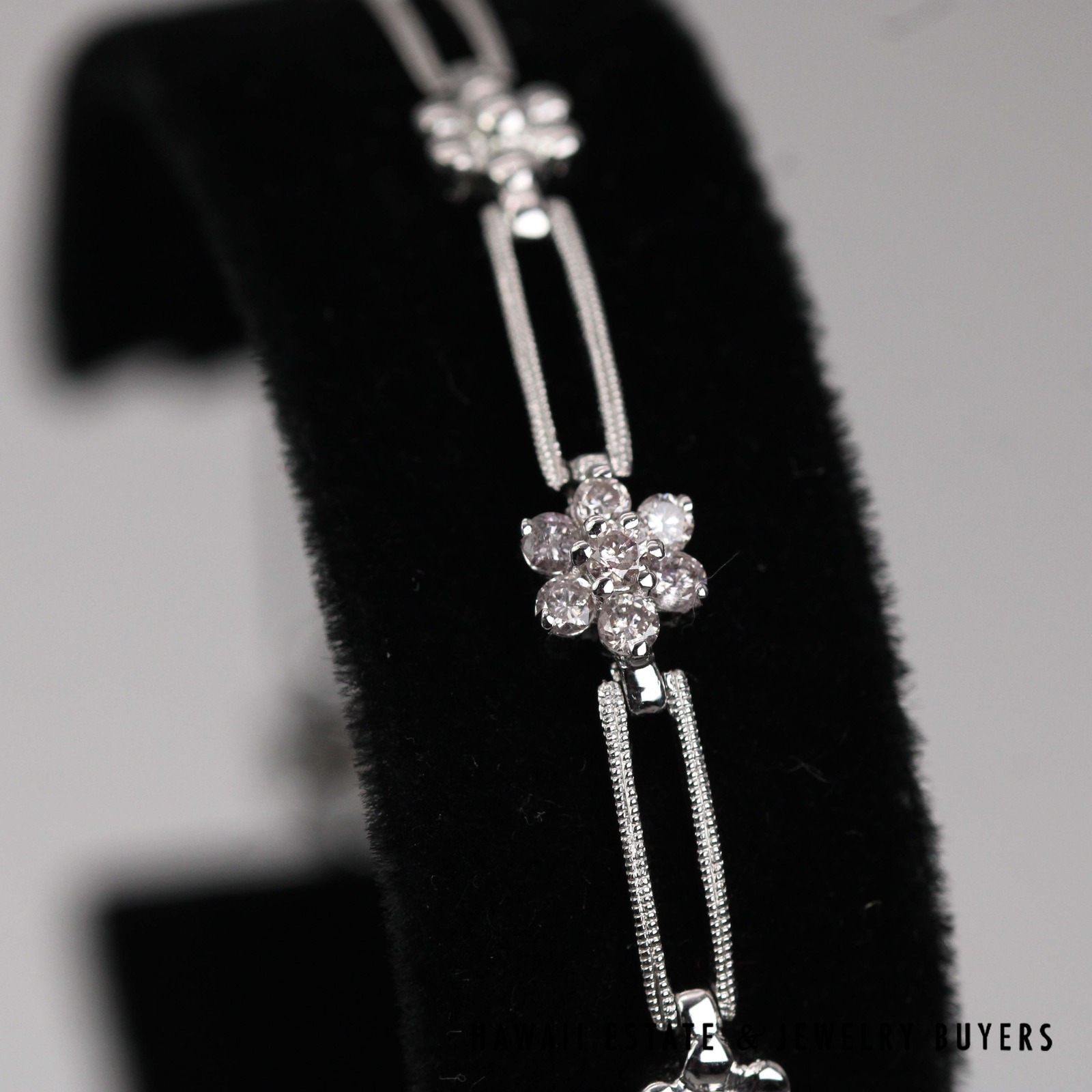 8.3g 18KWG 1.00ctw I1/GH Diamond Floral Motif Bracelet Size 7.25 - Image 3
