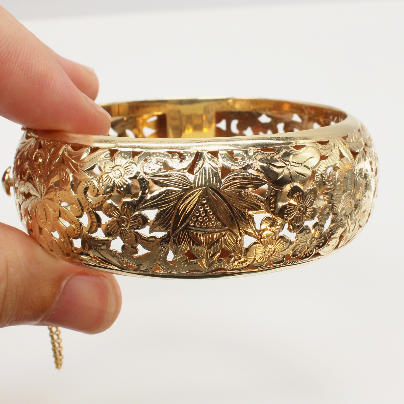 Ming's Four Seasons 14K Yellow Gold Hinged Bangle Bracelet 7.25 in with Box