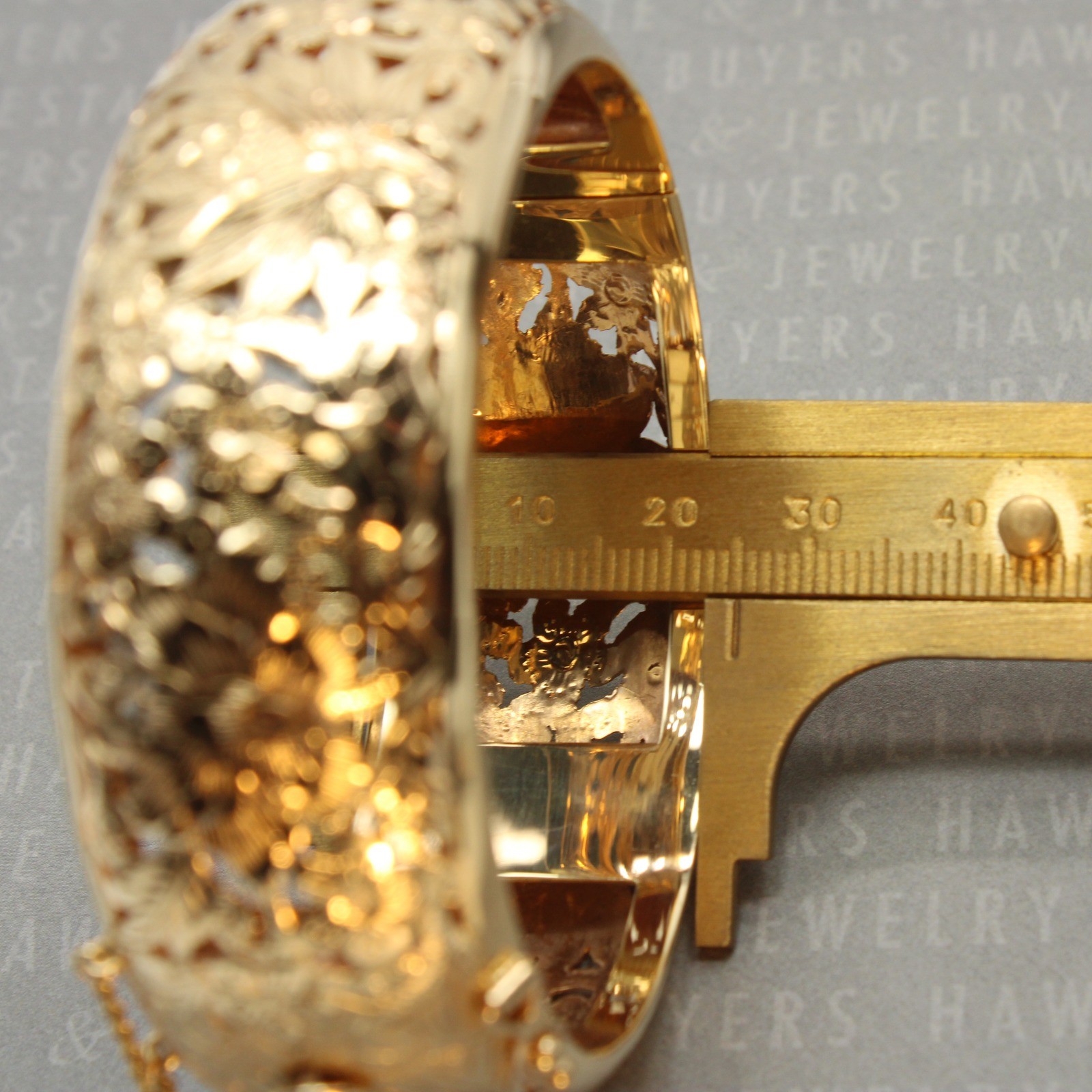 Ming's Four Seasons 14K Yellow Gold Hinged Bangle Bracelet 7.25 in with Box