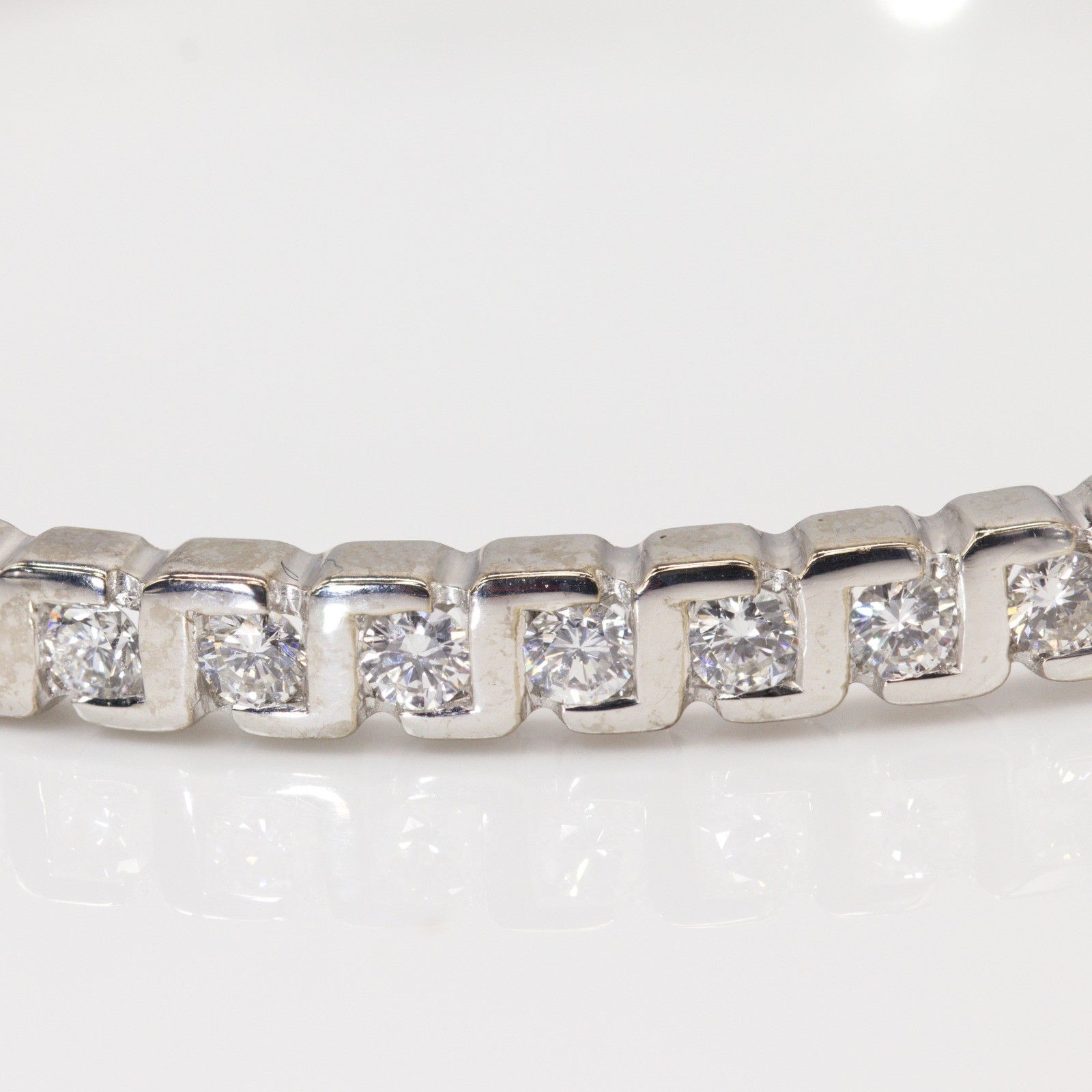 18K White Gold Diamond Hinged Bangle Bracelet 7.5in