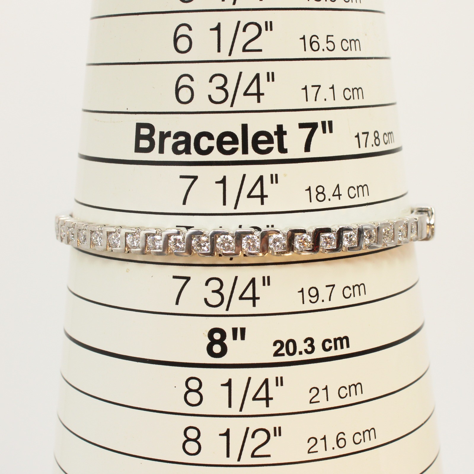 18K White Gold Diamond Hinged Bangle Bracelet 7.5in