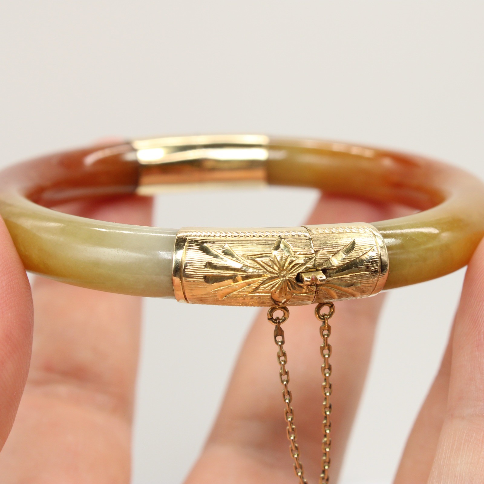 Red and Green Jade Hinged Bangle Bracelet 14K Yellow Gold 7 in