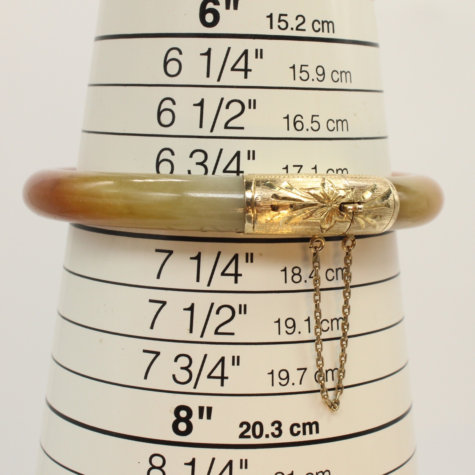 Red and Green Jade Hinged Bangle Bracelet 14K Yellow Gold 7 in