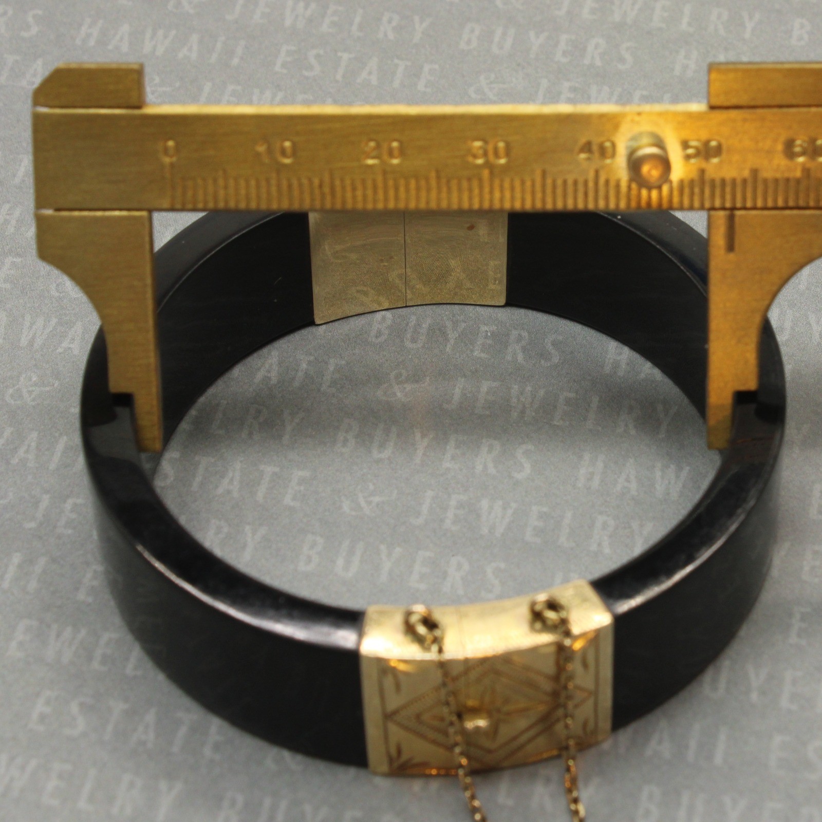 Black Jade Hinged Bangle Bracelet 14K Yellow Gold 7 in