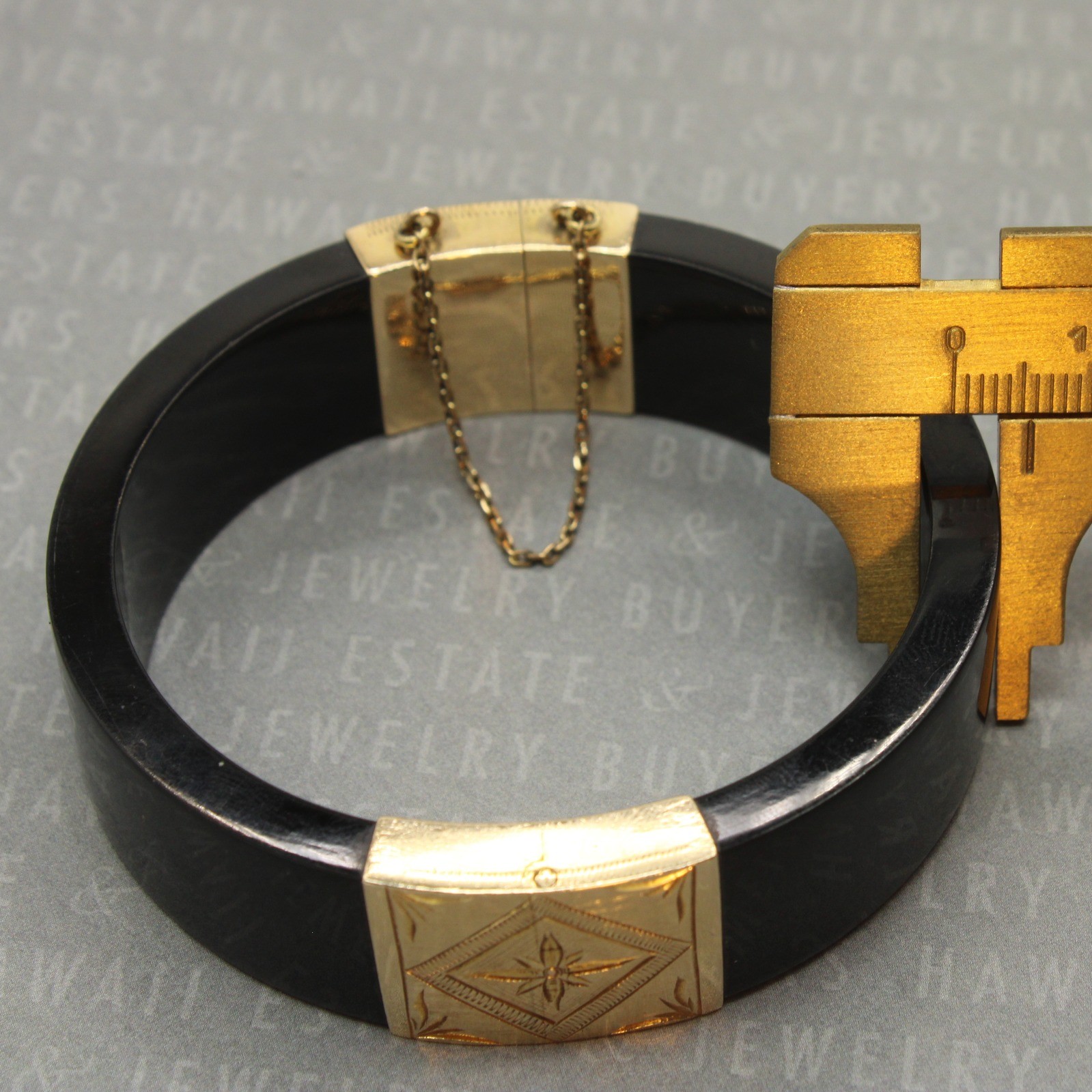 Black Jade Hinged Bangle Bracelet 14K Yellow Gold 7 in